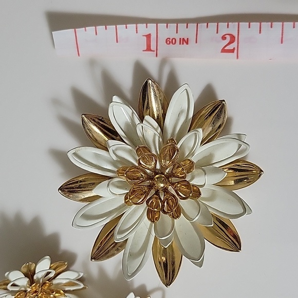 Vintage Sarah Coventry Earrings and Brooch set - Picture 4 of 5